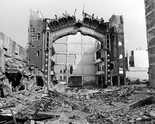 Pantalla y escenario del Cinema Elizondo